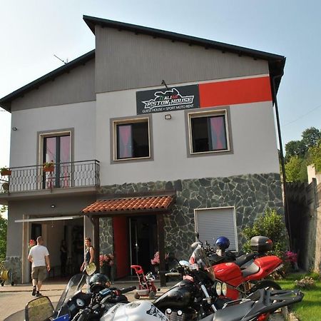 Italian Piston House Sport Moto Rent Bed & Breakfast Millesimo ภายนอก รูปภาพ