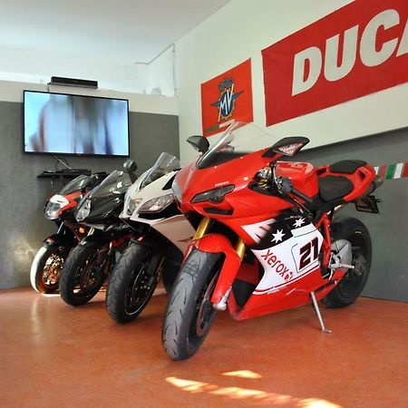 Italian Piston House Sport Moto Rent Bed & Breakfast Millesimo ภายนอก รูปภาพ