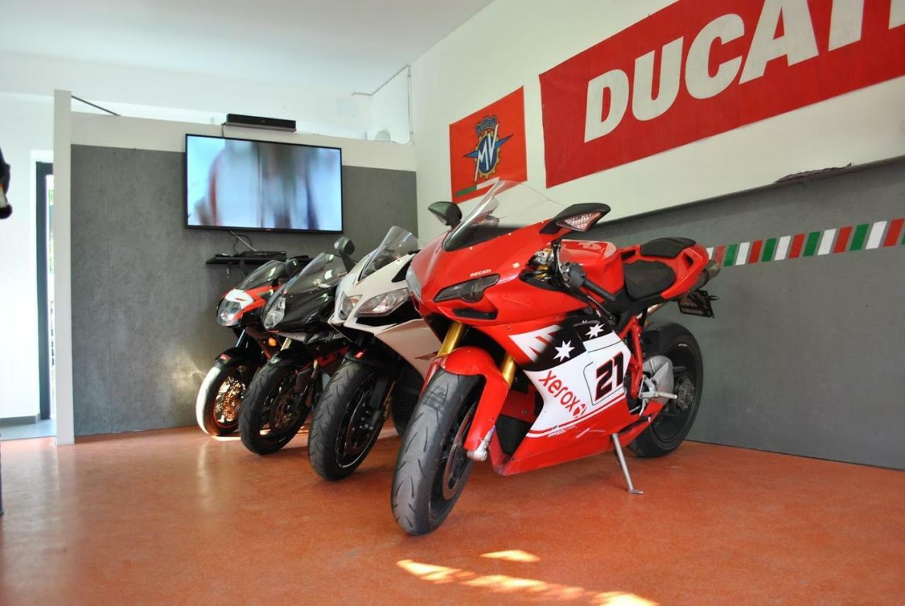 Italian Piston House Sport Moto Rent Bed & Breakfast Millesimo ภายนอก รูปภาพ