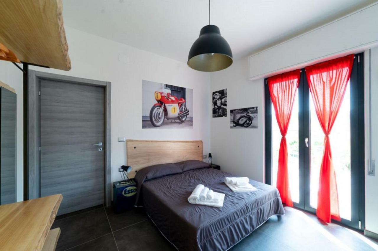 Italian Piston House Sport Moto Rent Bed & Breakfast Millesimo ภายนอก รูปภาพ