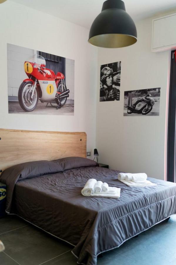 Italian Piston House Sport Moto Rent Bed & Breakfast Millesimo ภายนอก รูปภาพ