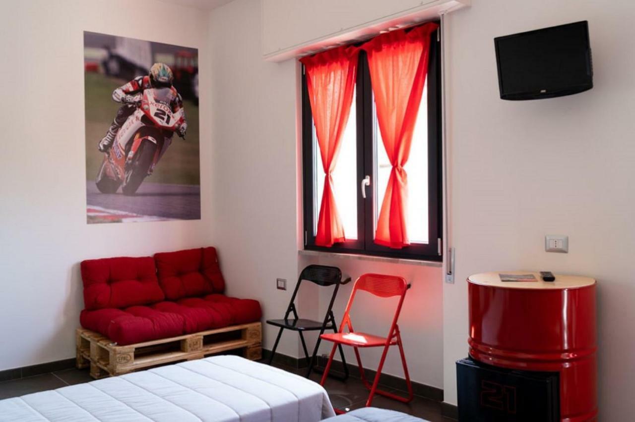 Italian Piston House Sport Moto Rent Bed & Breakfast Millesimo ภายนอก รูปภาพ