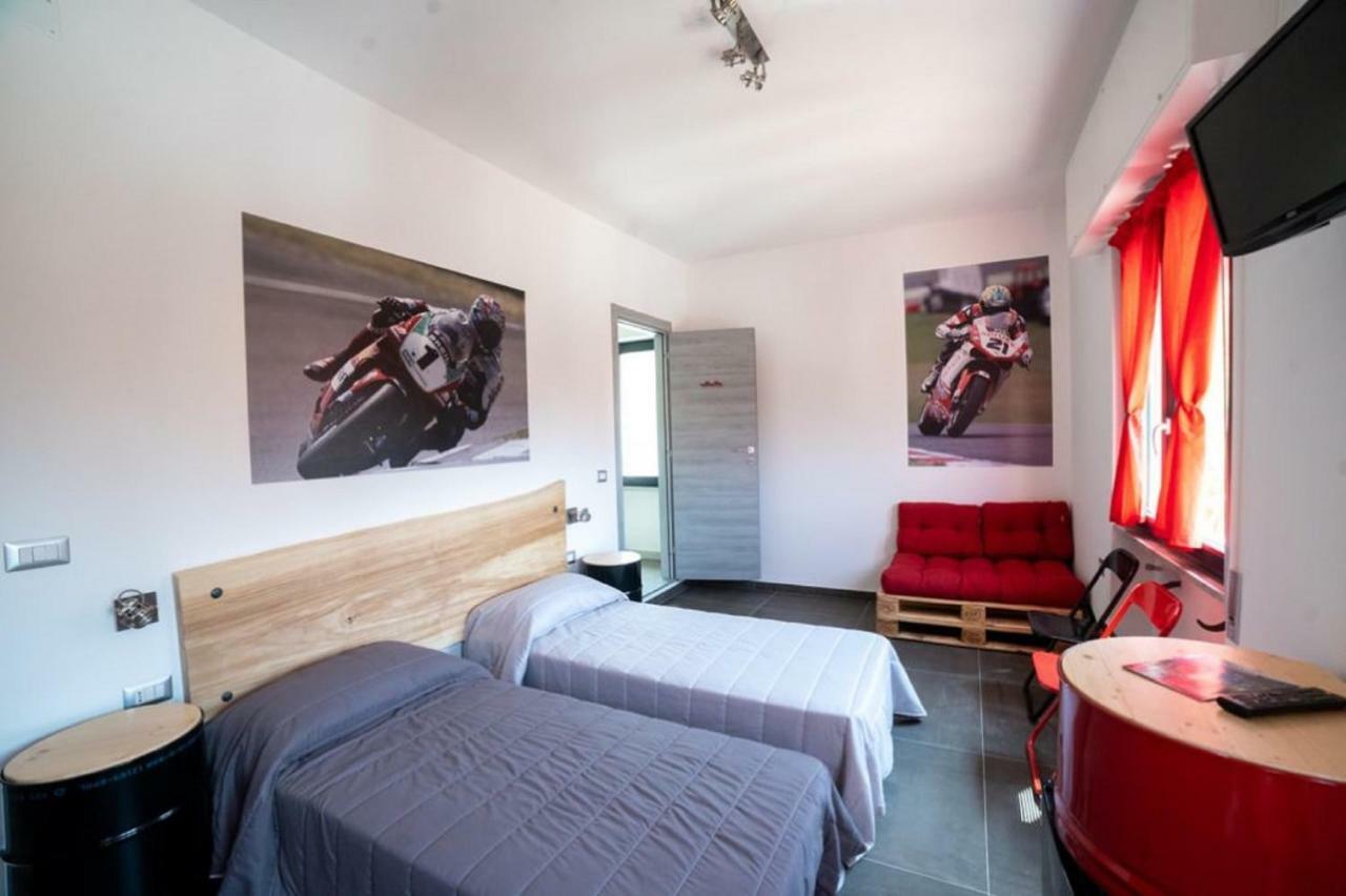 Italian Piston House Sport Moto Rent Bed & Breakfast Millesimo ภายนอก รูปภาพ