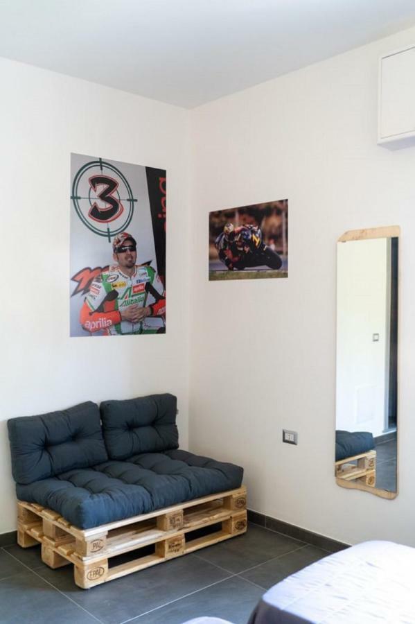 Italian Piston House Sport Moto Rent Bed & Breakfast Millesimo ภายนอก รูปภาพ