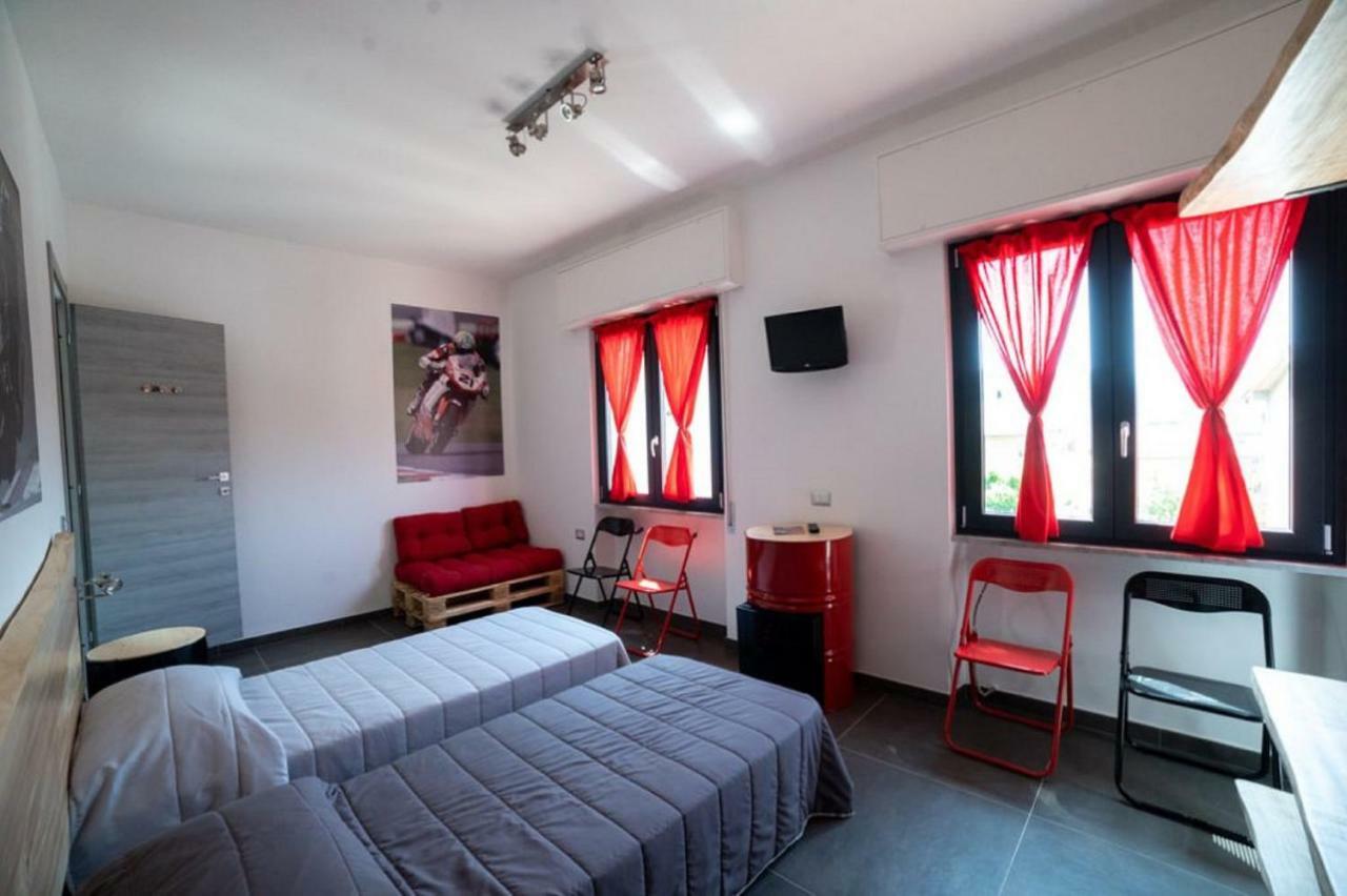 Italian Piston House Sport Moto Rent Bed & Breakfast Millesimo ภายนอก รูปภาพ
